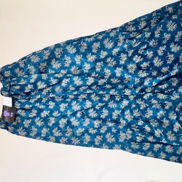 Anna Sui and Uniqlo -  Green and cream long skirt floral patterns - Picture 13 of 15